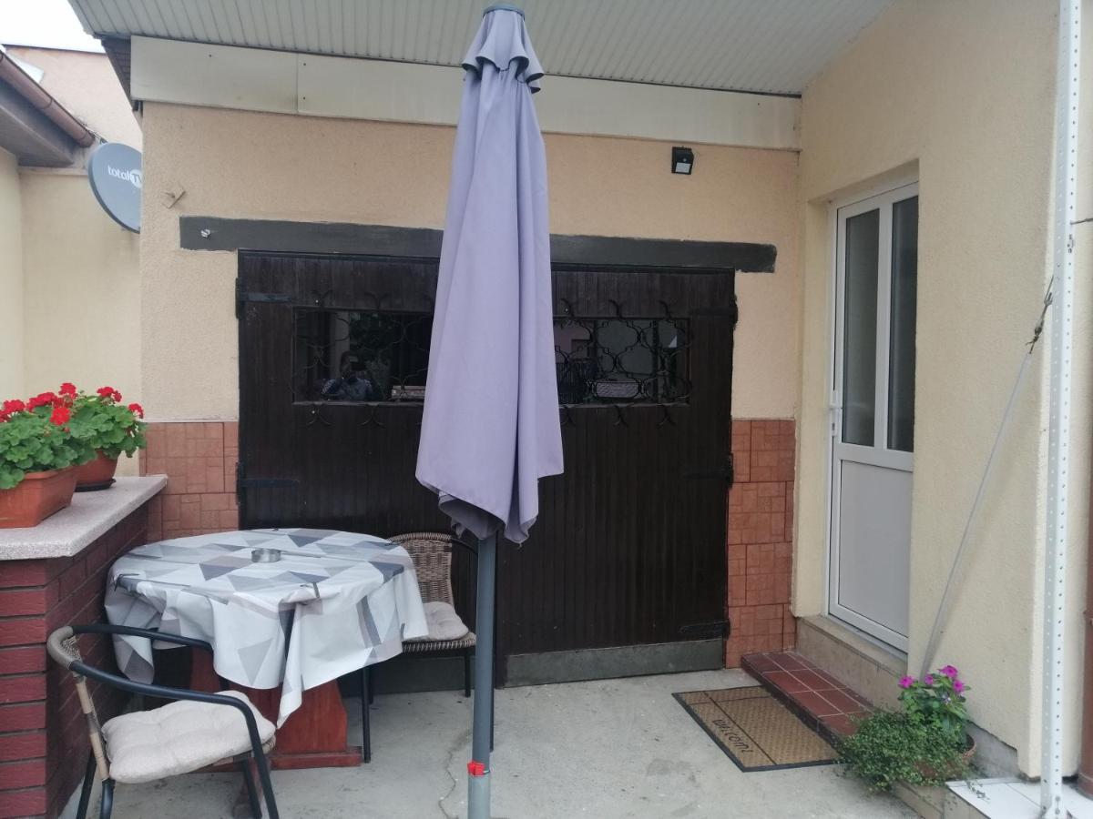 Studio Apartman Bandb Ðakovo Exterior foto